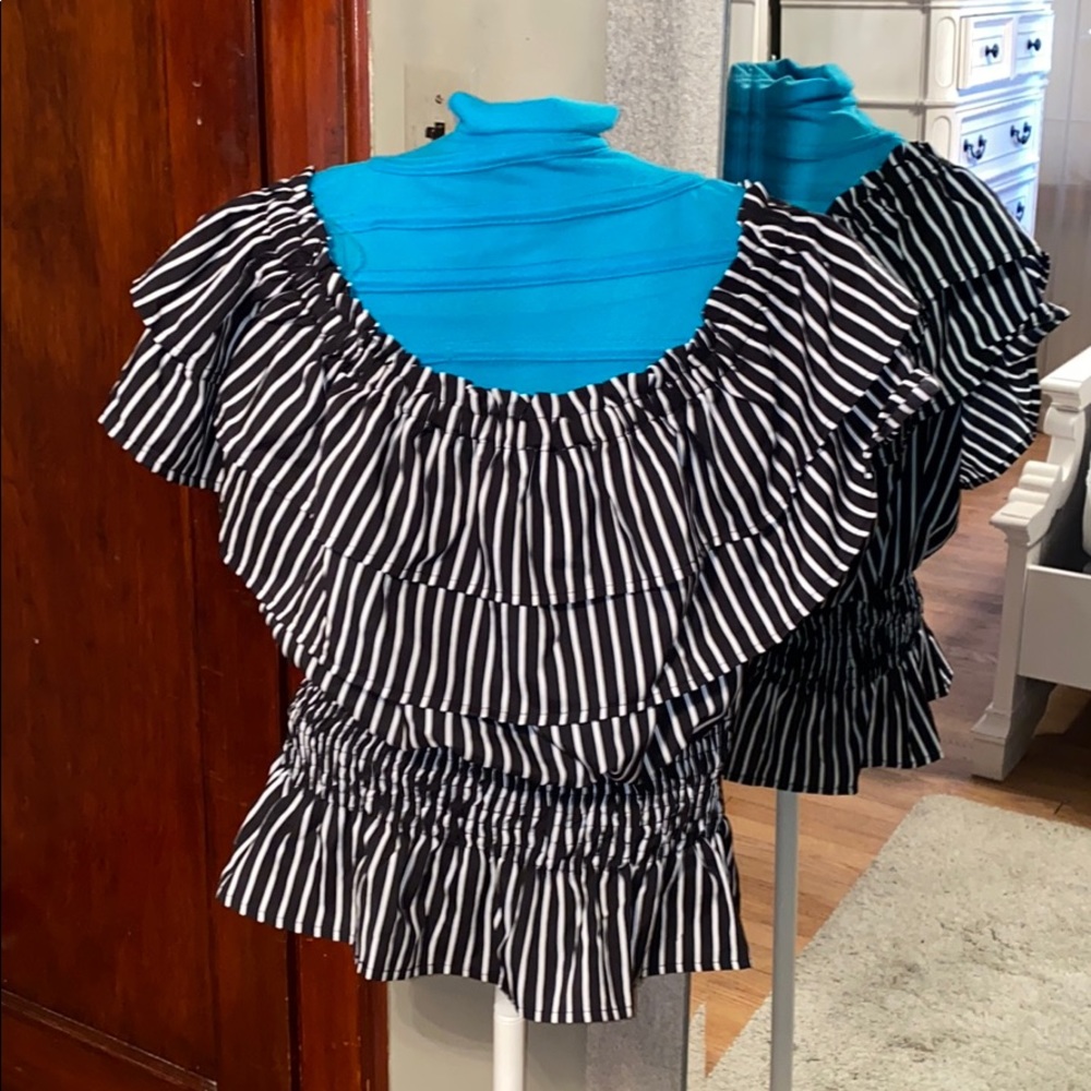 Off the shoulder top size 2xl by Avlux